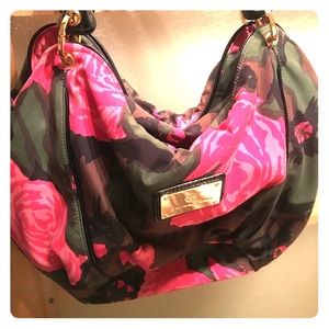 Trina Turk Rose Camo handbag 🌹